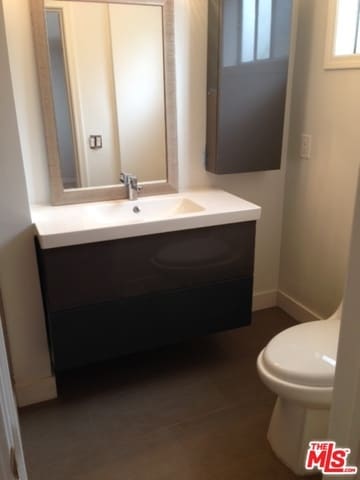 Building Photo - 216 Rexford Dr