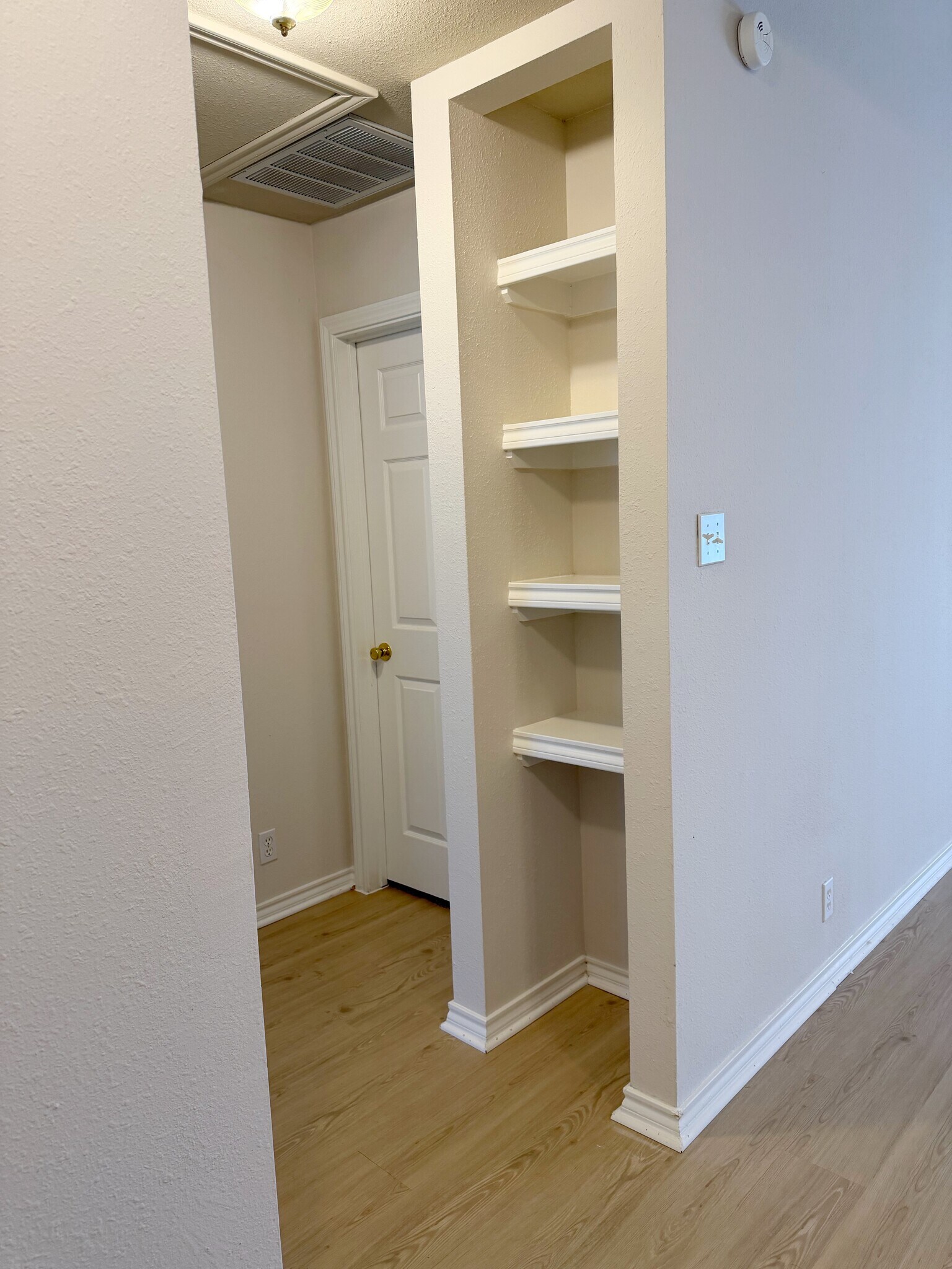 Hall - 307 Sunset Blvd
