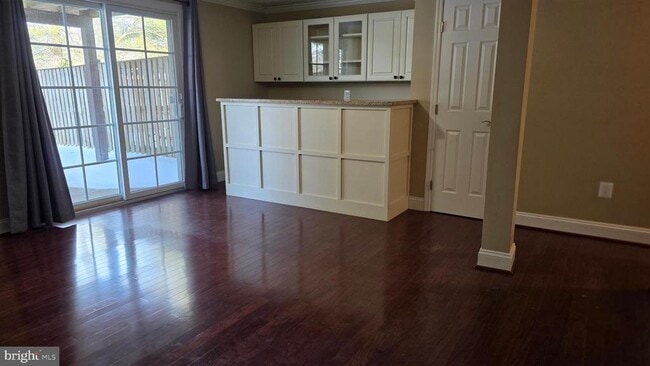 Building Photo - 1246 Quaker Ridge Dr