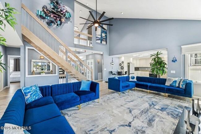 Building Photo - 385 Aldo Dr