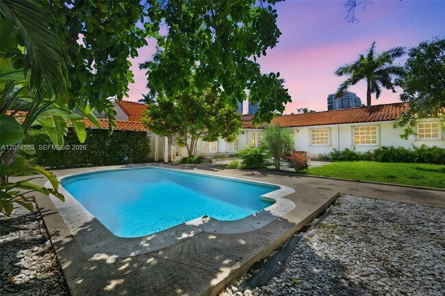 Building Photo - 2300 S Miami Ave