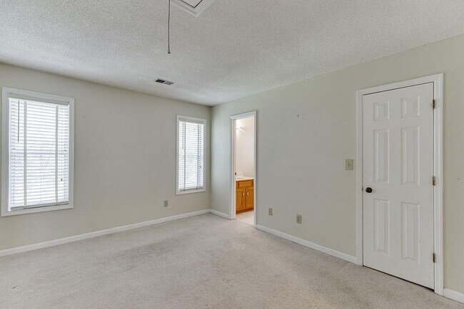 Building Photo - 5168 Laurel Bridge Ct SE