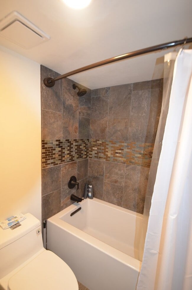 Building Photo - Dogs negotiable! Gondola and Main Street steps from your front door! Steam Shower!
