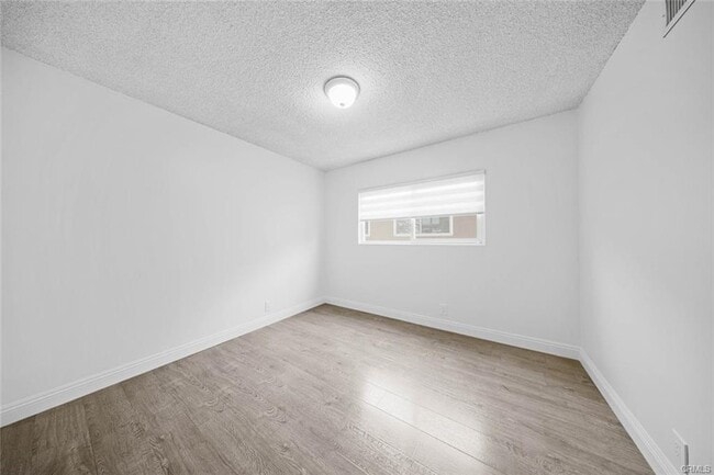 Building Photo - 10515 Valjean Ave