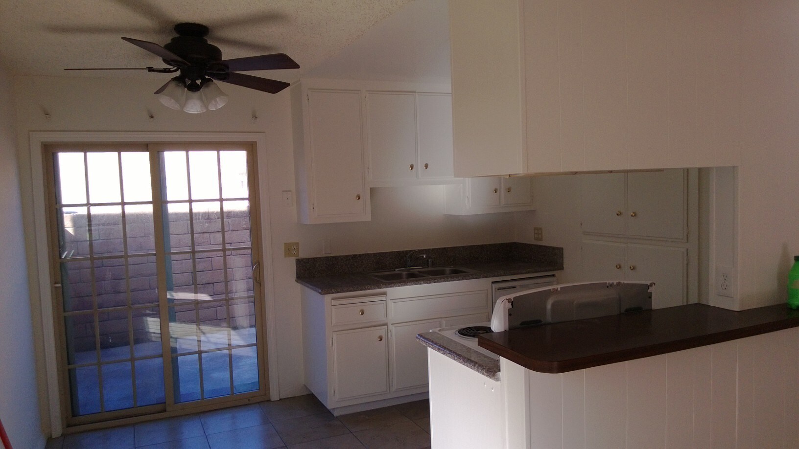 Kitchen and door to patio - 4361 Green Ave