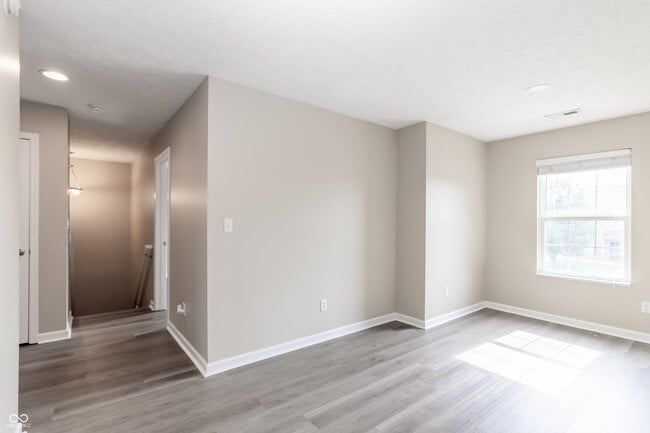 Building Photo - 2755 Bluewood Way