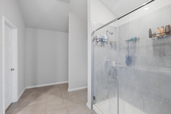 Building Photo - Bright & Airy Living Near Lackland AFB