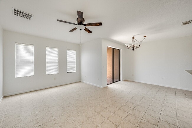 Building Photo - Beachside Townhome in Gated Community