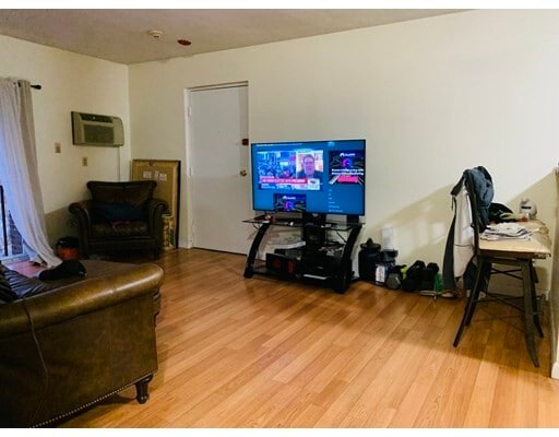 Building Photo - 180 Mountain Ave