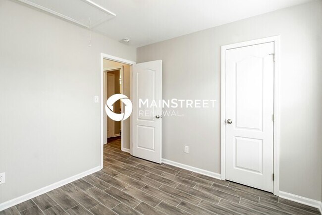 Building Photo - 3 Bedroom Pet-Friendly Home in Winston-Sal...