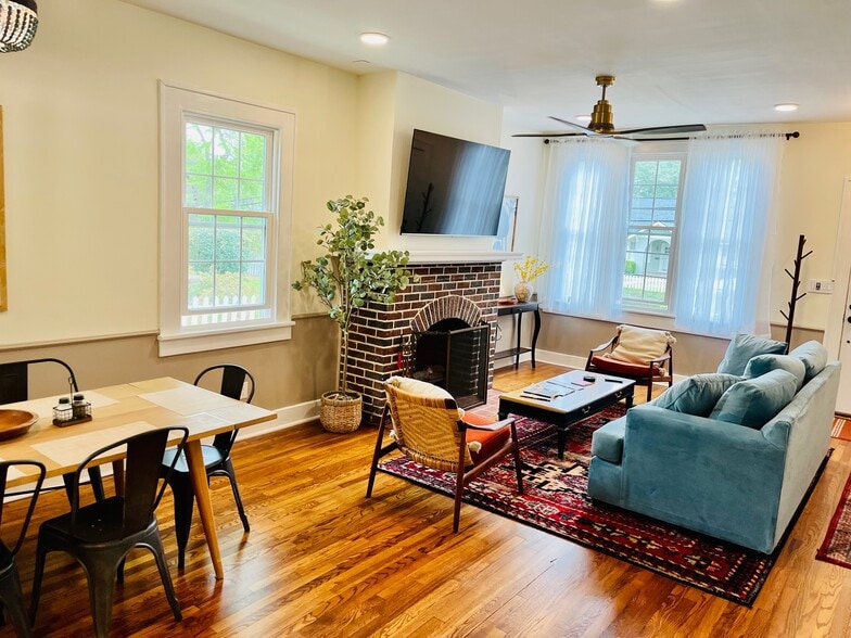 Living Room - 1429 Johns Rd