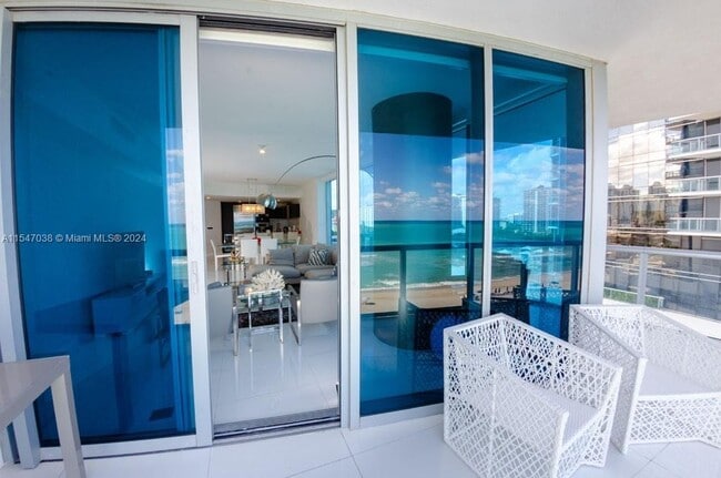 Building Photo - 17001 Collins Ave