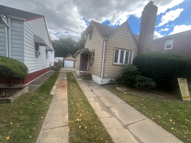 Building Photo - 86-27 239th St