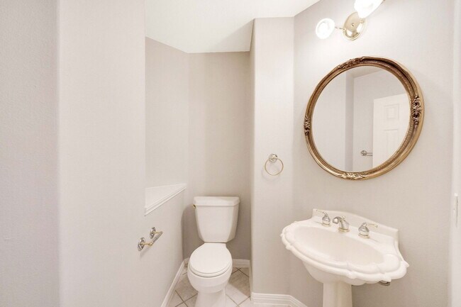 Building Photo - 11901 Jess Dr