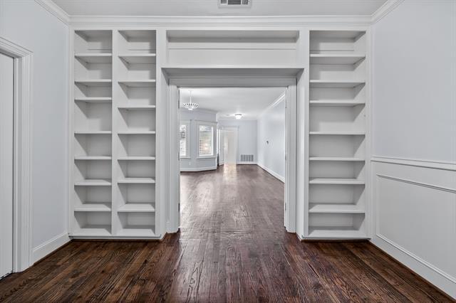 Building Photo - 4318 University Blvd