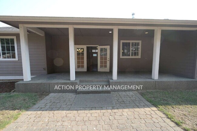Building Photo - Beautiful 3 bed 2 bath home in Sequim