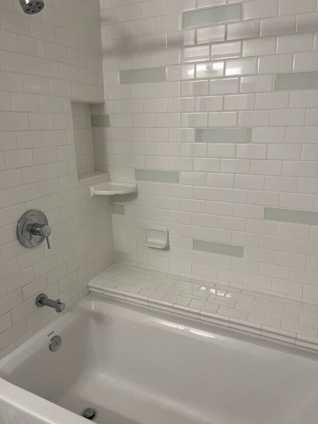 Building Photo - Newly Remodeled - 4/2 Concord Rancher - Lo...