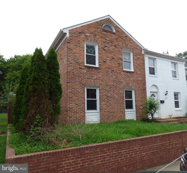 Building Photo - 9726 Bragg Ln