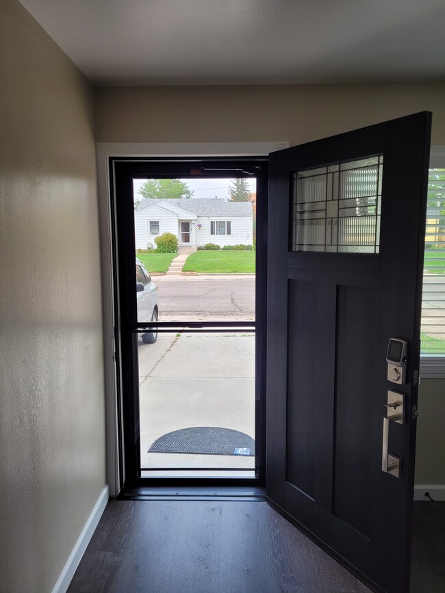 Front screen door - 1550 Oak Ct