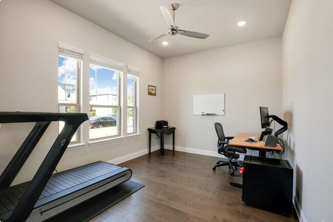 Building Photo - 6842 Gavin Dr