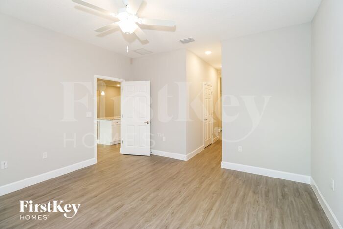 Building Photo - 3140 Halsey Ave SE