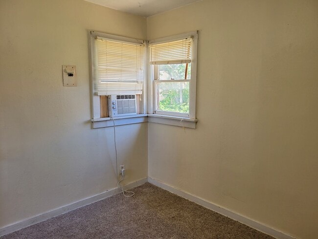 Building Photo - rw1421