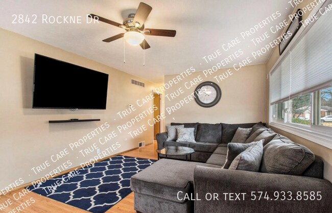Building Photo - 2842 Rockne Dr