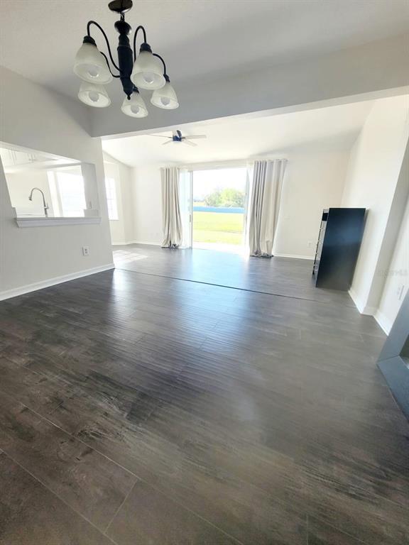 Building Photo - 233 Coco Plum Dr