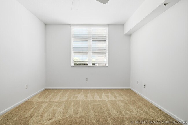 Building Photo - 403 S Sapodilla Ave
