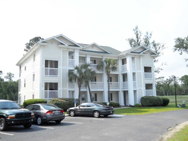 Building Photo - 2 Bedroom 3rd Floor Fully Furnished Condo