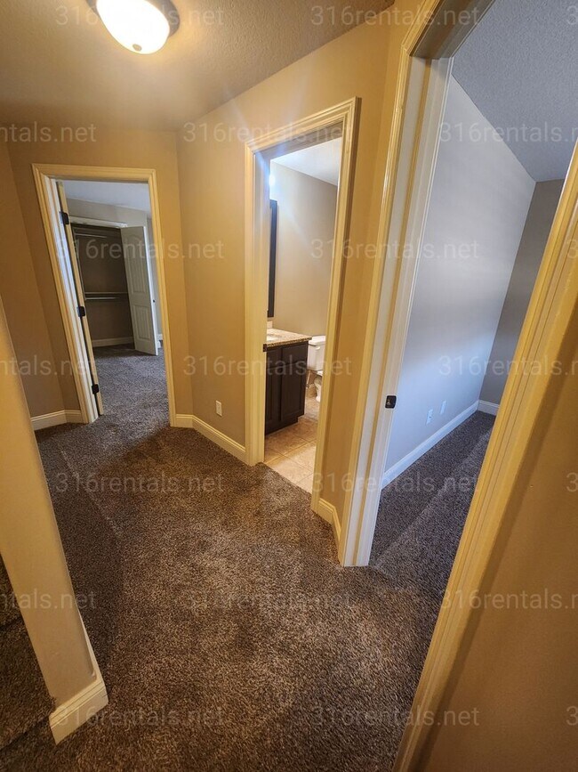 Building Photo - $1,850- 4 bedroom / 3 bathrooms - Beautiful and Large Home! *COMING SOON*