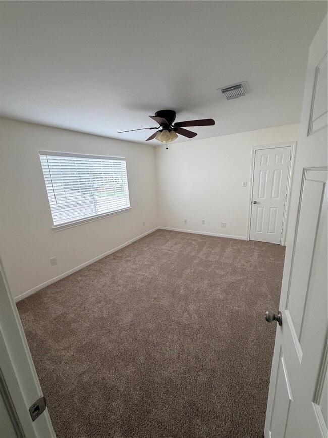 Building Photo - 2201 Summer Reef Dr