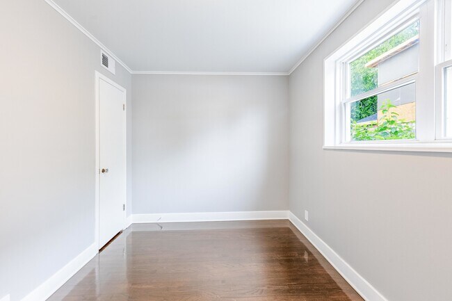 Building Photo - 4677 W 84th Pl
