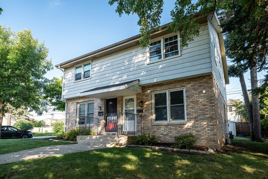 Building Photo - 4956 W Midland Dr