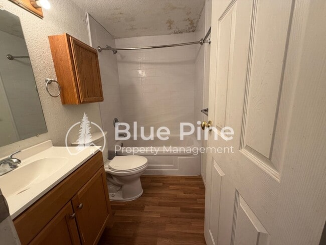 Building Photo - 2895 Meadow Ln