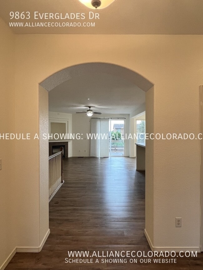 Building Photo - 9863 Everglades Dr