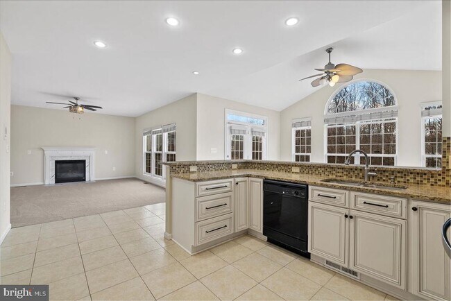 Building Photo - 14578 General Washington Dr