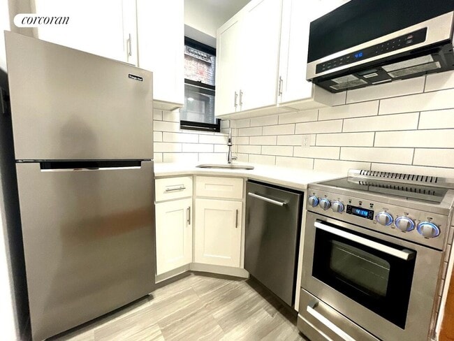 Primary Photo - 532 E 82nd St