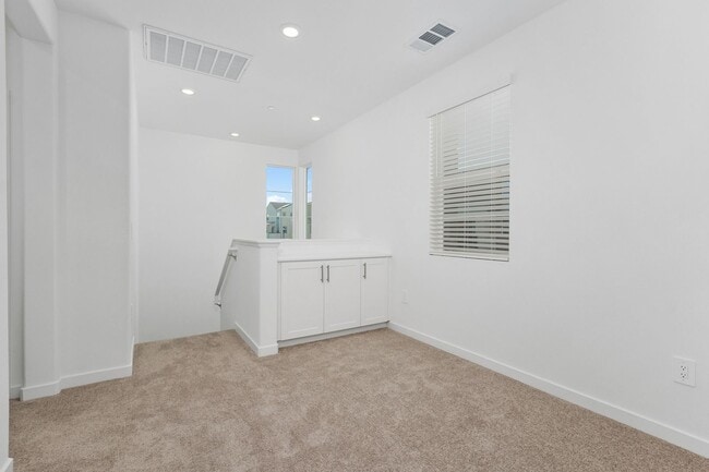 Building Photo - Modern Detached Home in Gated Nuvo Parkside