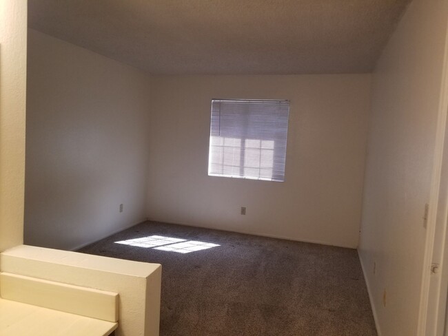 Building Photo - COMING SOON 2 BEDROOM 2 BATH CONDO IN MESA!!!