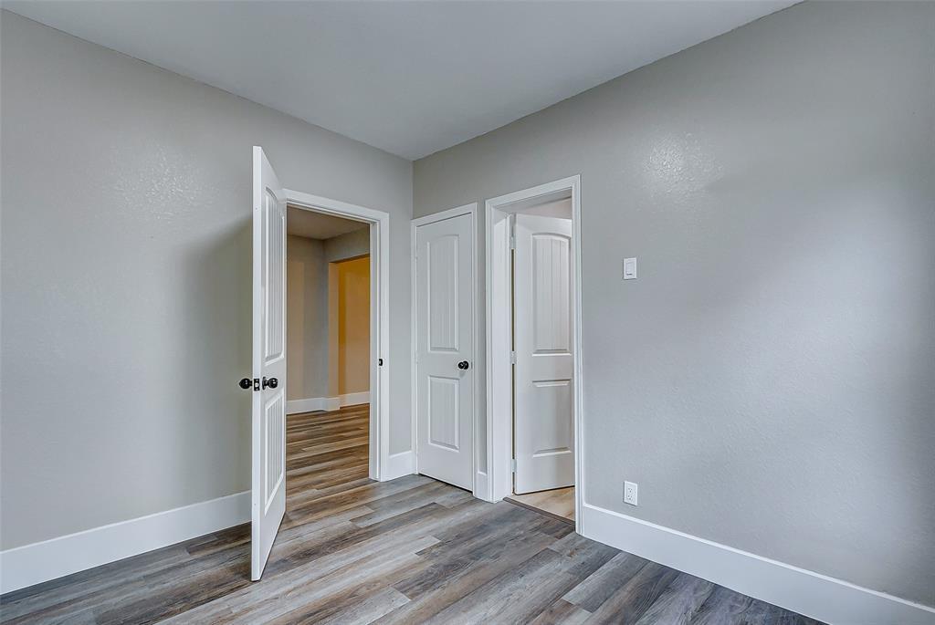 Building Photo - 406 Hahlo St