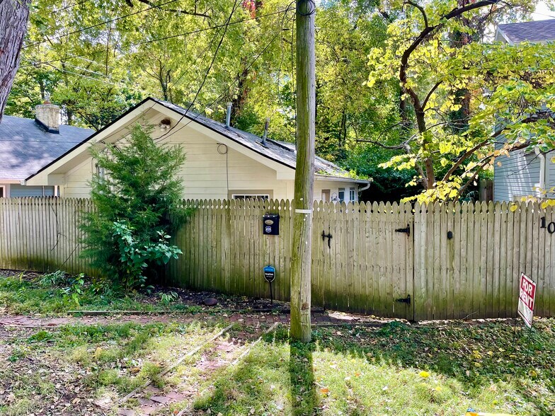 Primary Photo - 1015 Northview Avenue