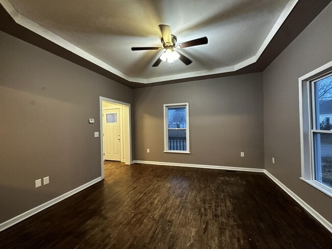 Building Photo - 111 Elm St