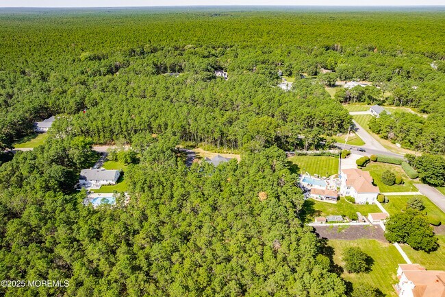 Building Photo - 1561 Scranton Ave