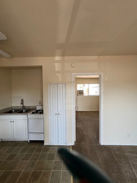 Building Photo - 5822 Kingman Ave