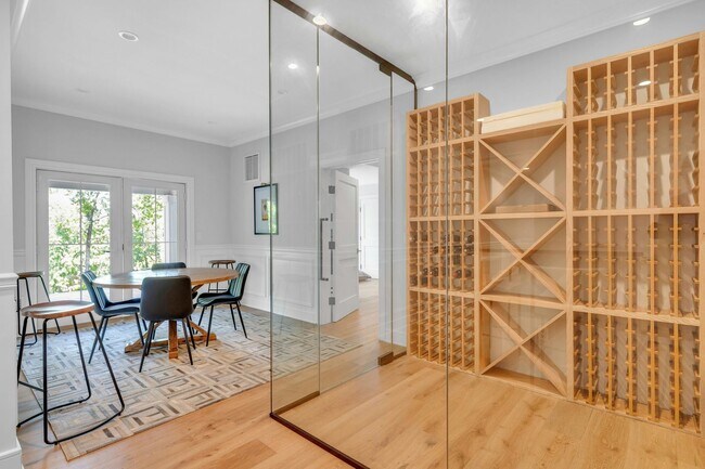 Building Photo - 976 Scioto Dr
