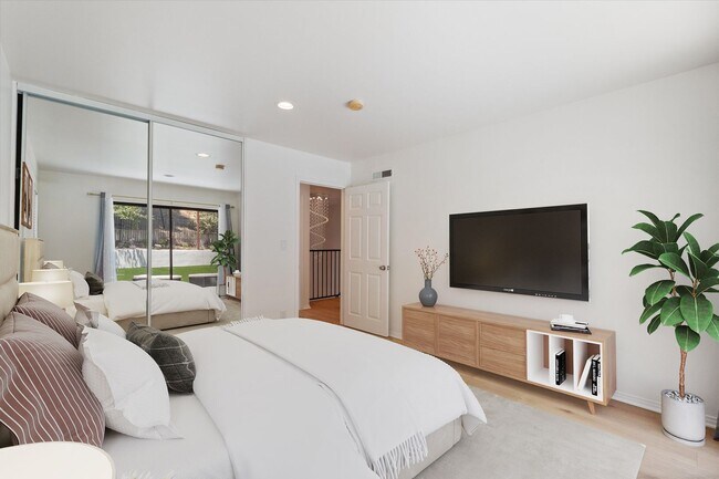 Building Photo - Renovated Single Family Home in Prime Wood...