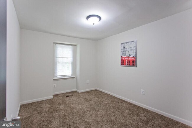 Building Photo - 8593 Pioneer Dr