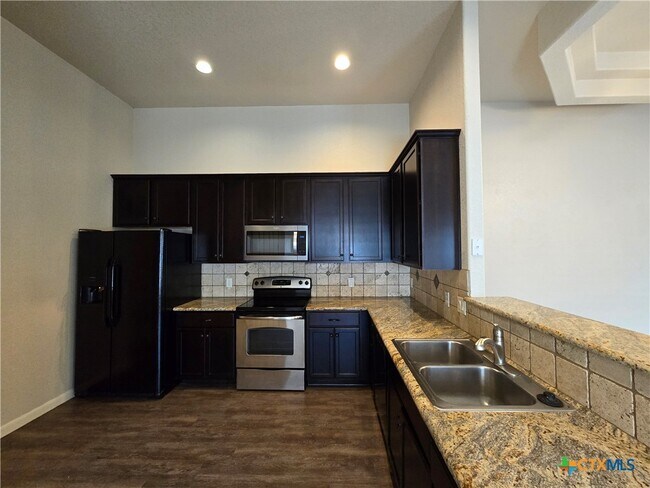 Building Photo - 244 Rosalie Dr