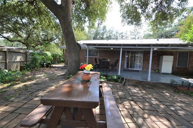 Building Photo - 5422 Kingfisher Dr